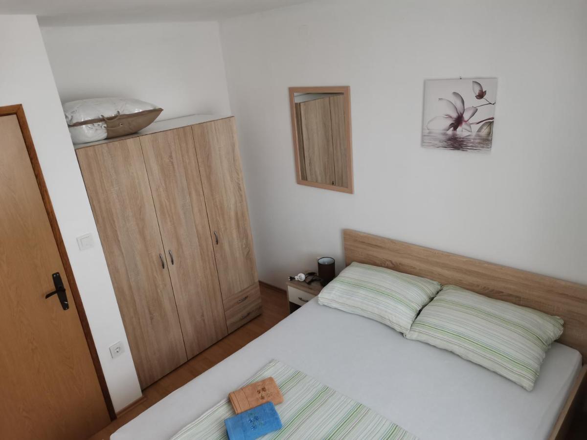 Apartman Jadranka Vir Exterior foto