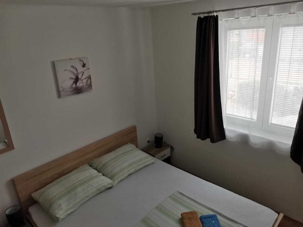 Apartman Jadranka Vir Exterior foto